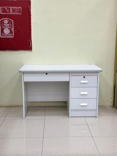 مكتب دراسي مقاس 120 سم