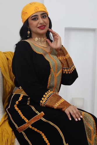 جلابيه عسيري كريب ملكي فاخر لون اسود تطريز ذهبي