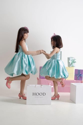 فستان تيفاني مع اضافه قلوب ورديه