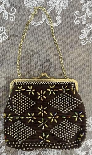 شنط تراثية منوعه الالوان