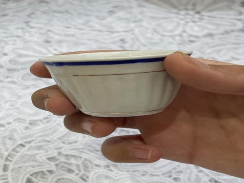 فناجيل تراثية بخط احمر