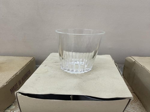 كاسات قديمة نص درزن