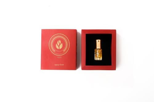 A mixture of oud incense