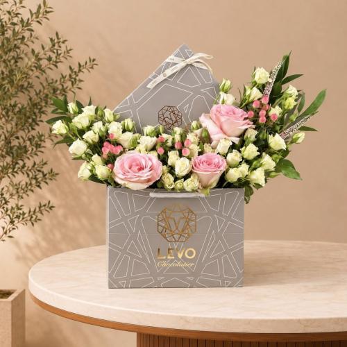 ورد وشوكولاتة