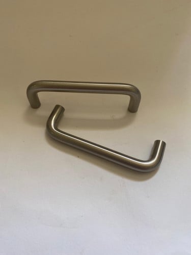 زوج مقابض يد لون فضي مقاس 10