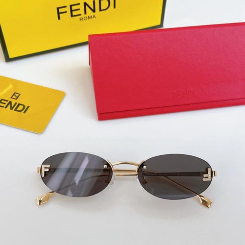 نظاره ماركة Fendi