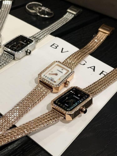 ساعة نسائية ماركة Chanel
