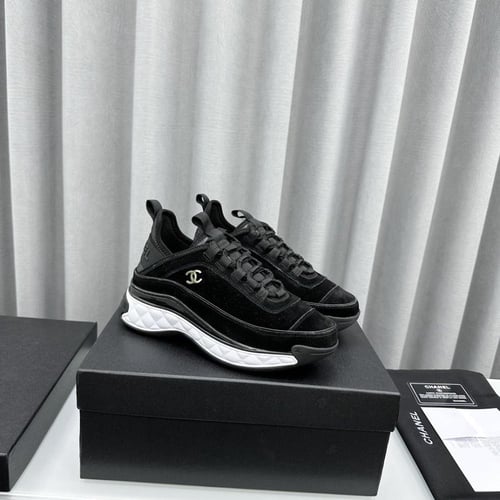 حذاء ماركة ‏Chanel