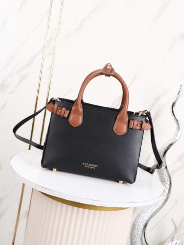 شنطه نسائية ماركة ‏Burberry