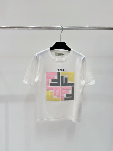 تي شيرت نسائي ماركة Fendi