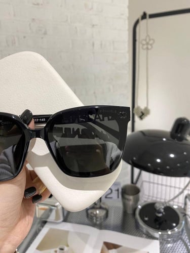 نظاره ماركة Chanel