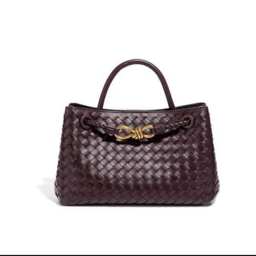 شنطه نسائية ماركة Bottega Veneta
