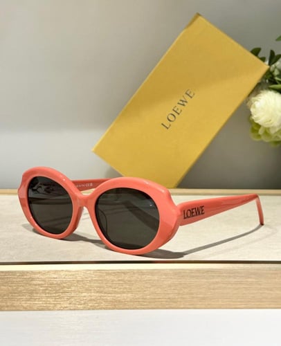 نظاره ماركة ‏Loewe