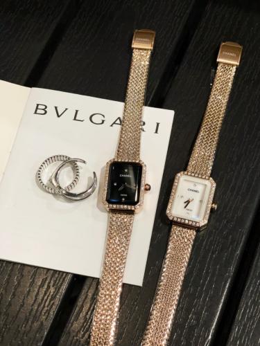 ساعة نسائية ماركة Chanel