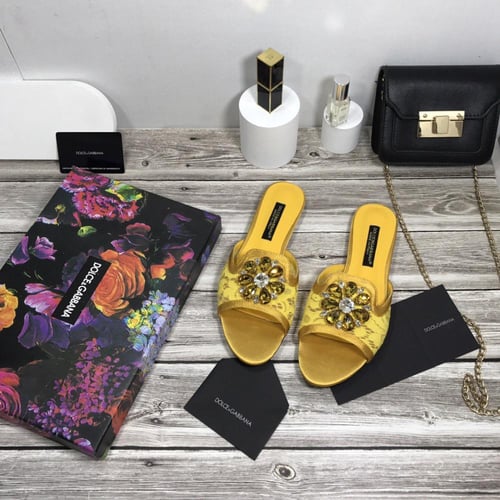 حذاء نسائي ماركة D&G