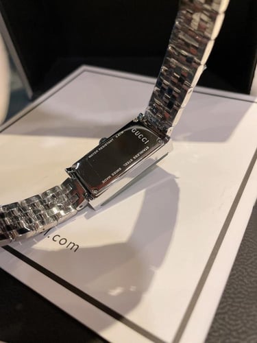 ساعة نسائية ماركة Gucci
