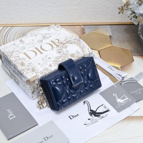 كارد ماركة Dior