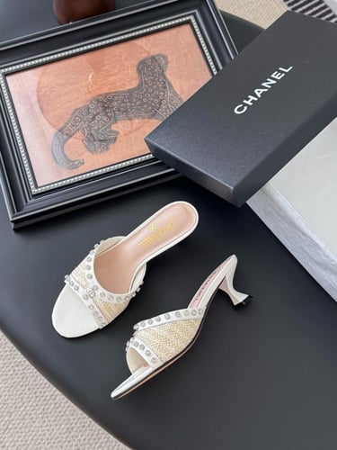 حذاء نسائي ماركة Chanel
