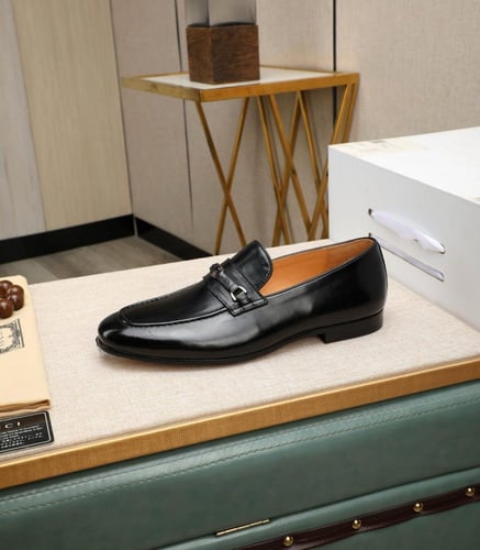 حذاء رجالي ماركة ‏Gucci