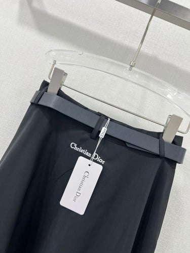 تنوره ماركة Dior