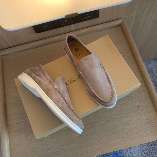 حذاء ماركة ‏Loro piana