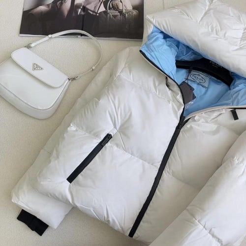 جاكيت ماركة Prada