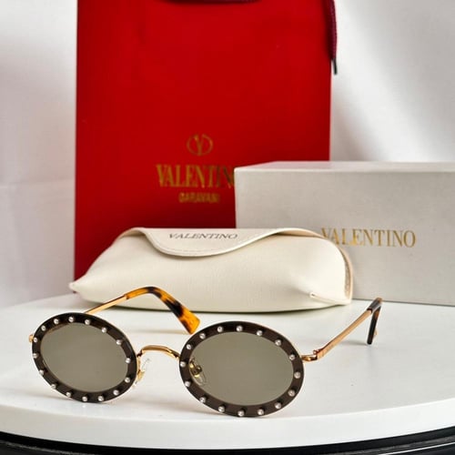 نظاره ماركة ‏Valentino