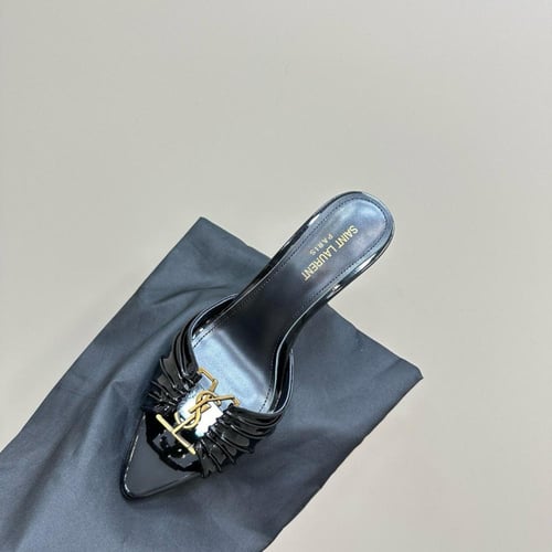 حذاء نسائي ماركة YSL