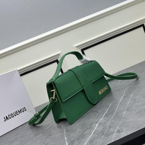 شنطة نسائيه ماركة JACQUEMUS