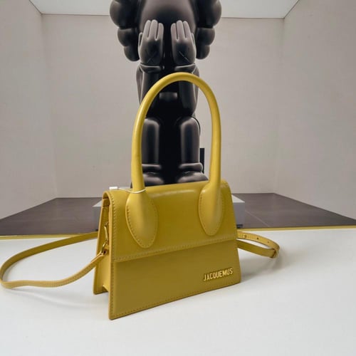 شنطة نسائية ماركة ‏JACQUEMUS