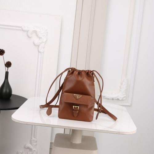 شنطه نسائية ماركة Prada