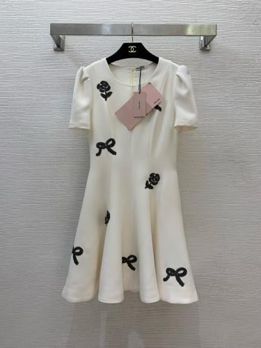 فستان ماركة Miumiu
