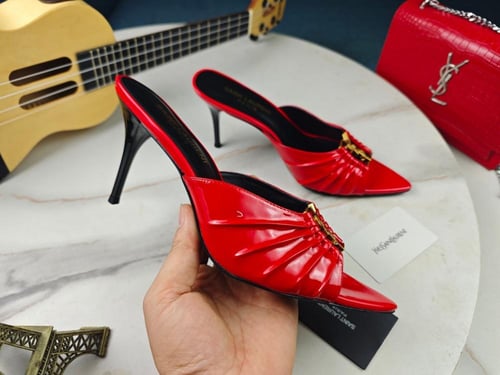حذاء نسائي ماركة YSL