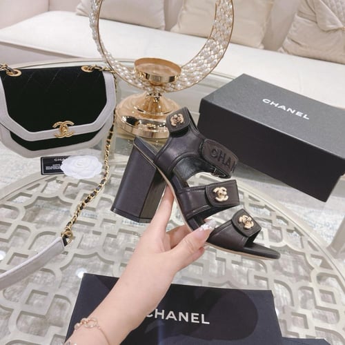 حذاء نسائي ماركة ‏Chanel