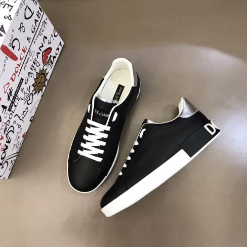 حذاء رجالي ماركة D&G