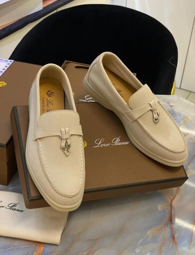حذاء ماركة ‏Loro piana