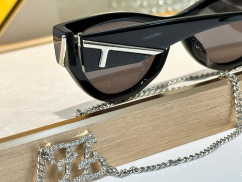نظاره ماركة Fendi
