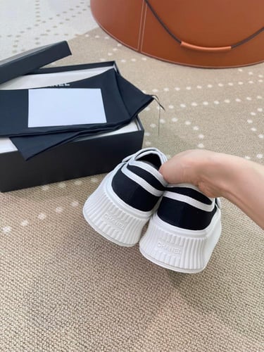 حذاء نسائي ماركة ‏Chanel