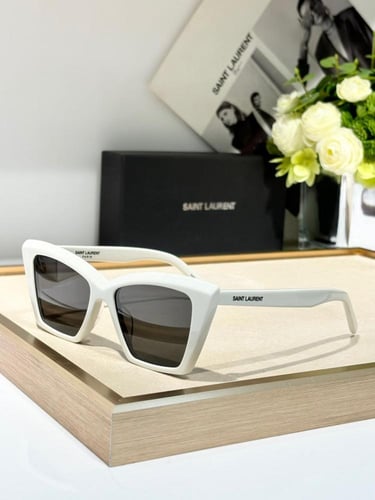 نظاره ماركة YSL