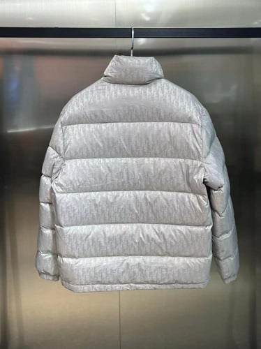 جاكيت ماركة Dior