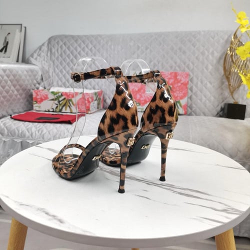 حذاء نسائي ماركة D&G