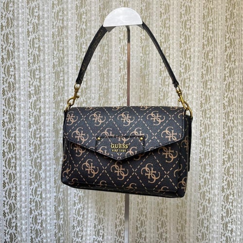 شنطة نسائية ماركة Guess