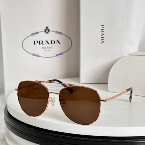 نظاره ماركة ‏Prada