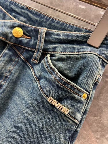 جينز ماركة Miumiu