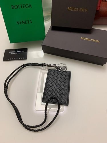 حافظة بطاقات ماركة Bottega Veneta