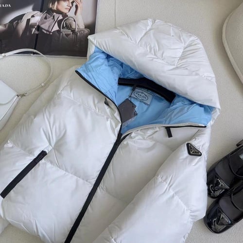 جاكيت ماركة Prada