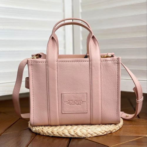 شنطه نسائي ماركة MARC JACOBS