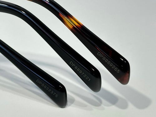 نظاره ماركة ‏Prada