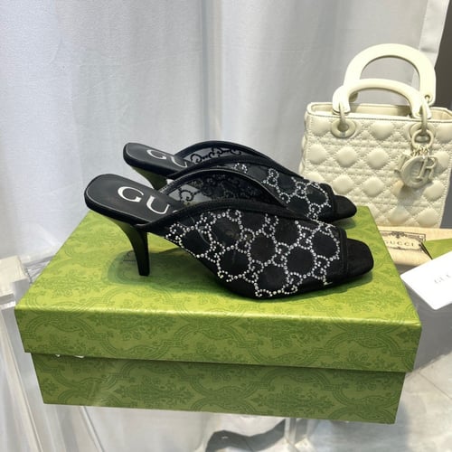 حذاء نسائي ماركة Gucci