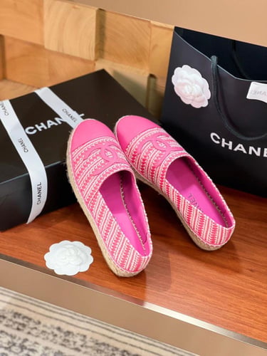 حذاء نسائي ماركة ‏Chanel